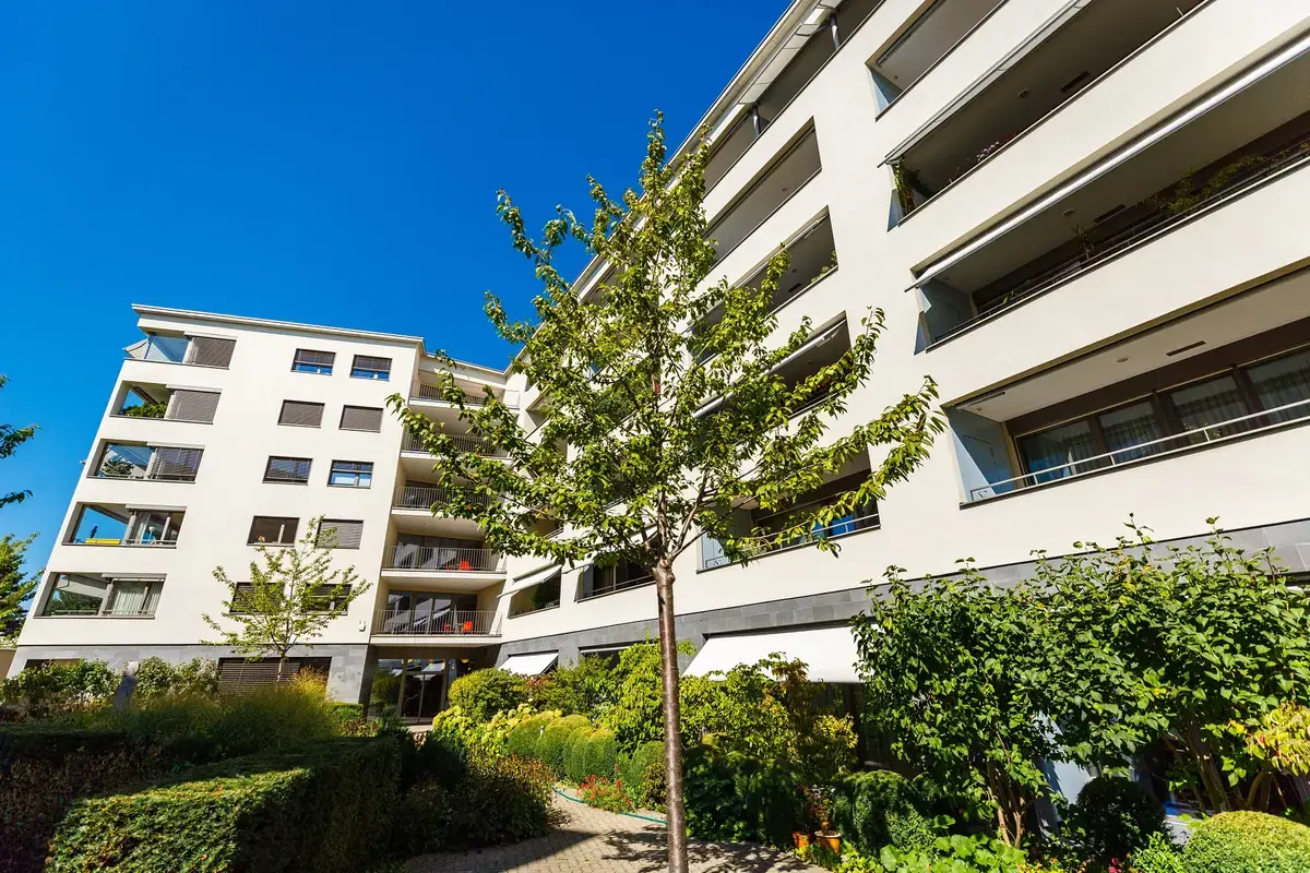 Schulthesspark Hottingen Zürich, moderne Wohnüberbauung mit Innenhof